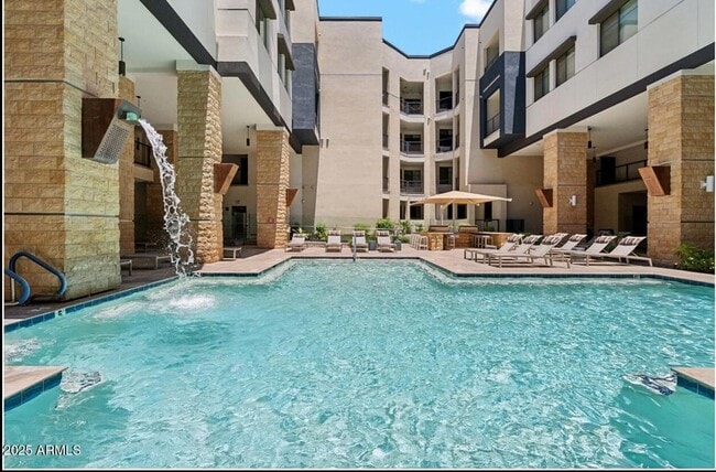 Building Photo - 15501 N Dial Blvd