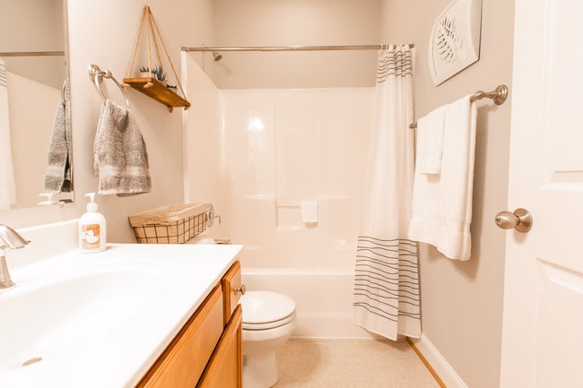 Second bathroom - Gables of Cornerstone Apartments