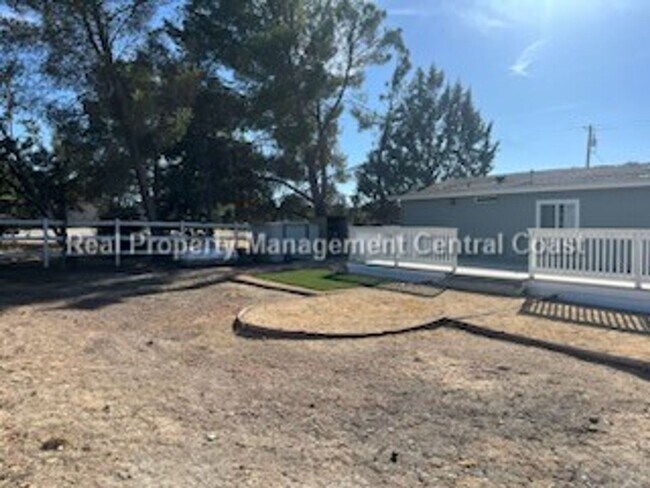 Foto del edificio - AVAILABLE Now - Beautiful Paso Robles Manu...