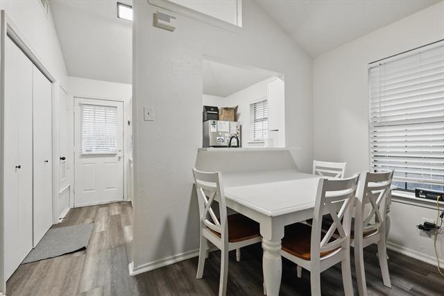 Foto del edificio - 8738 Hawthorne St