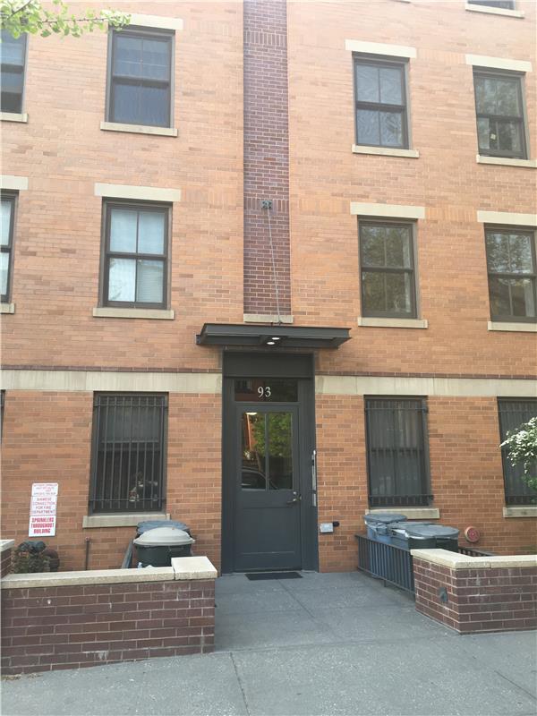 Building Photo - 93 Kent St