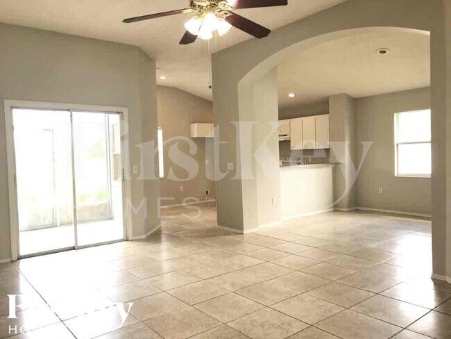 Foto del edificio - 1237 E Grove Ave