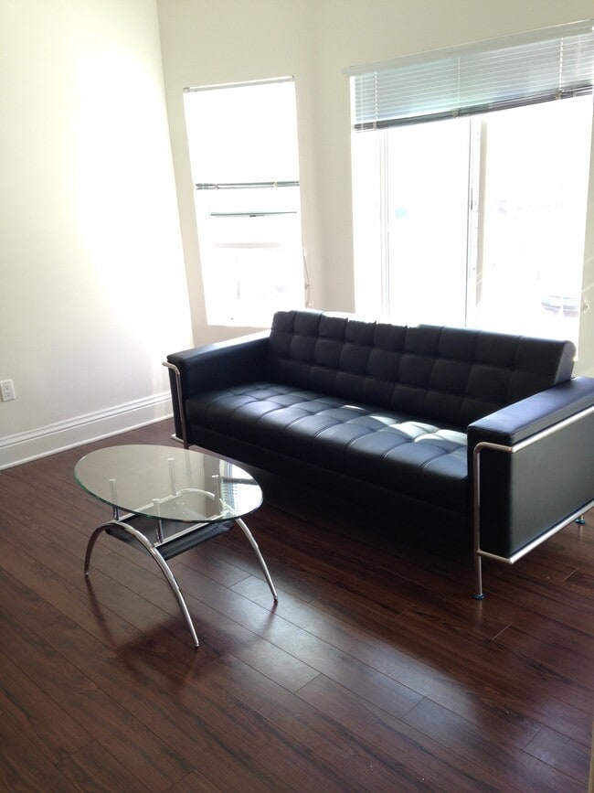 Foto del edificio - 618 S New Hampshire Ave