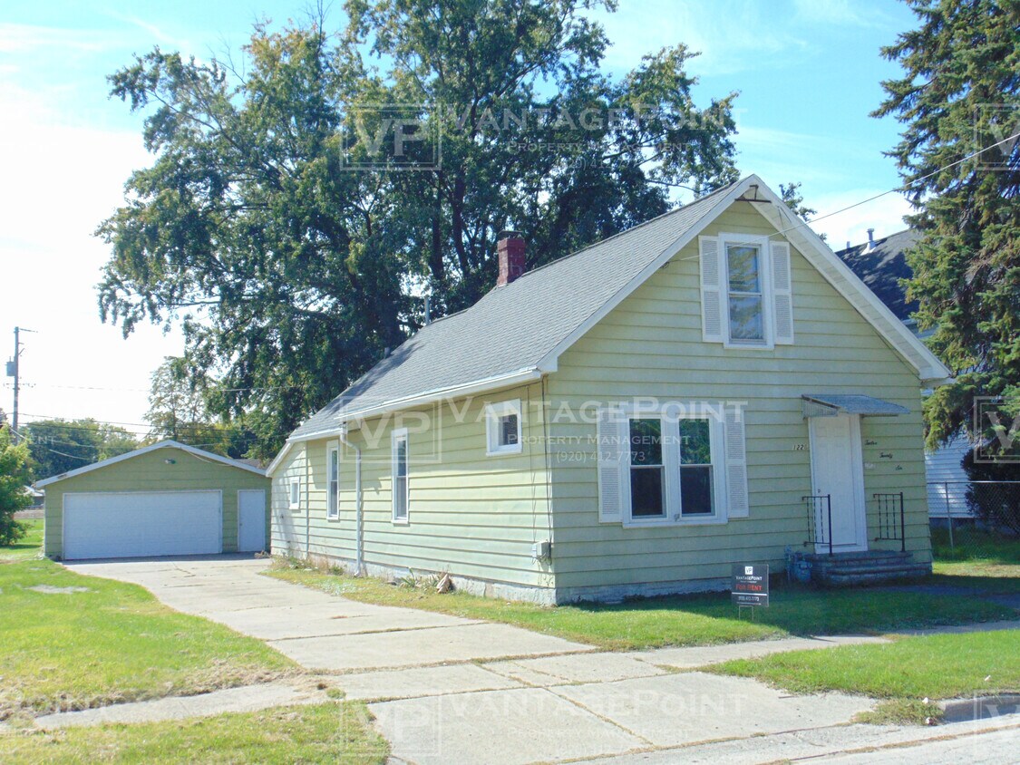 1226 Reber St, Green Bay, WI 54302 House Rental in Green Bay, WI