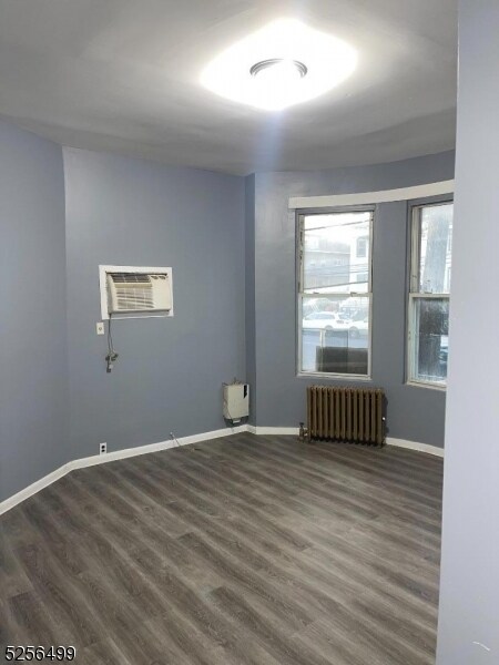 Foto del edificio - 245 Mt Prospect Ave