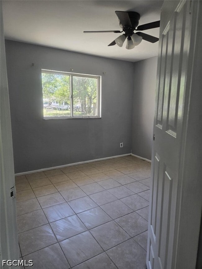 Building Photo - 2109 Eloise Cir