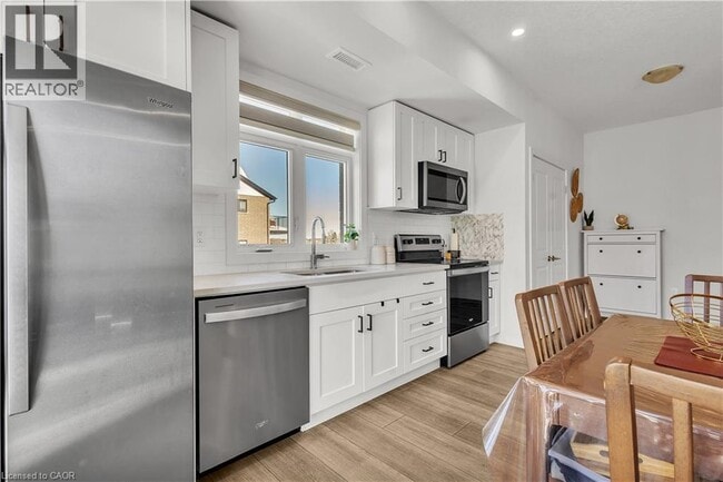 Building Photo - 405 Myers Rd