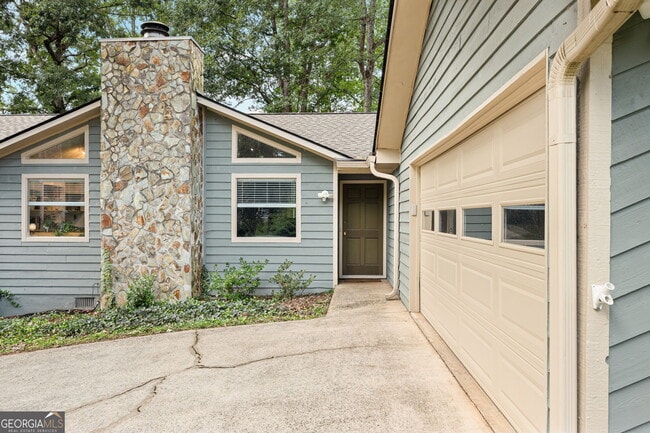 Foto del edificio - 2076 Lake Ridge Terrace