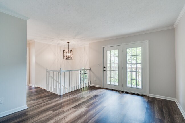 Building Photo - 515 Chesterfield Ave