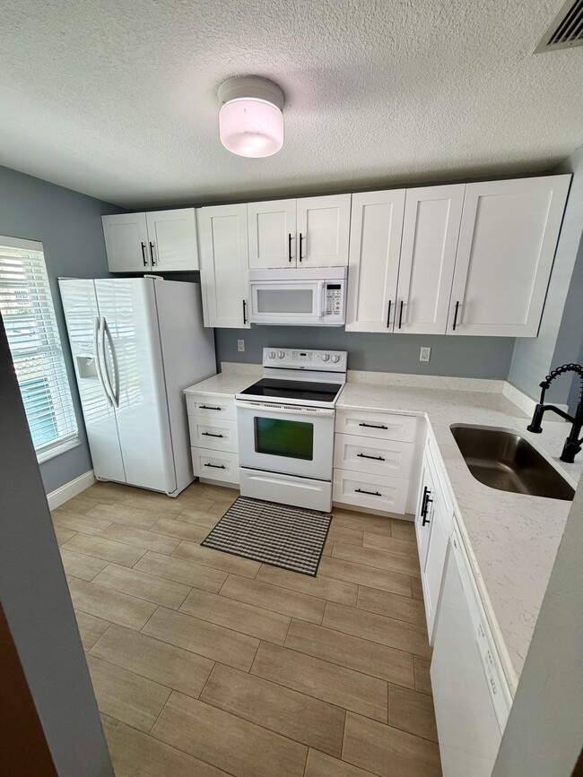 Building Photo - 2852 Stillwell Ct