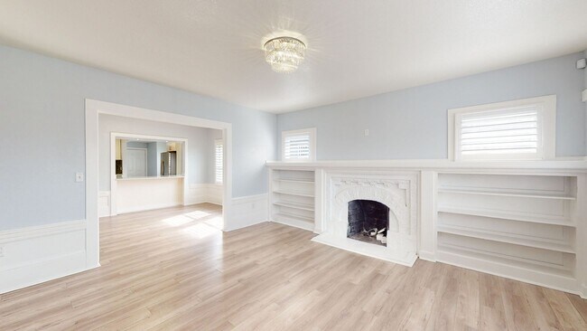 Building Photo - Beautiful Oakland Home!