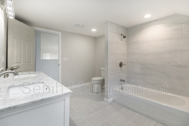 Foto del edificio - 3420 Fairmont Rd
