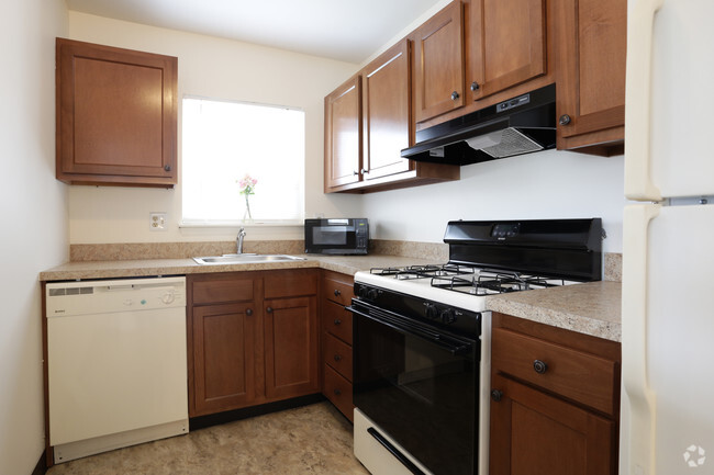 Interior Photo - Scotchbrook Rental Townhomes