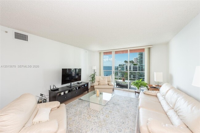 Foto del edificio - 1155 Brickell Bay Dr