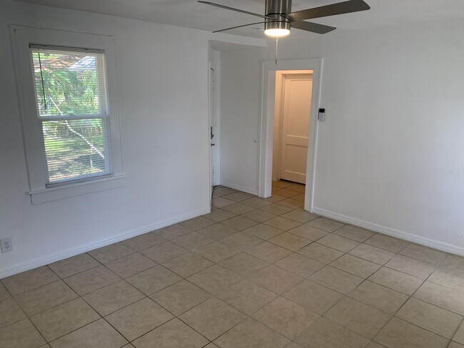 Foto del edificio - 2425 22nd Ave S
