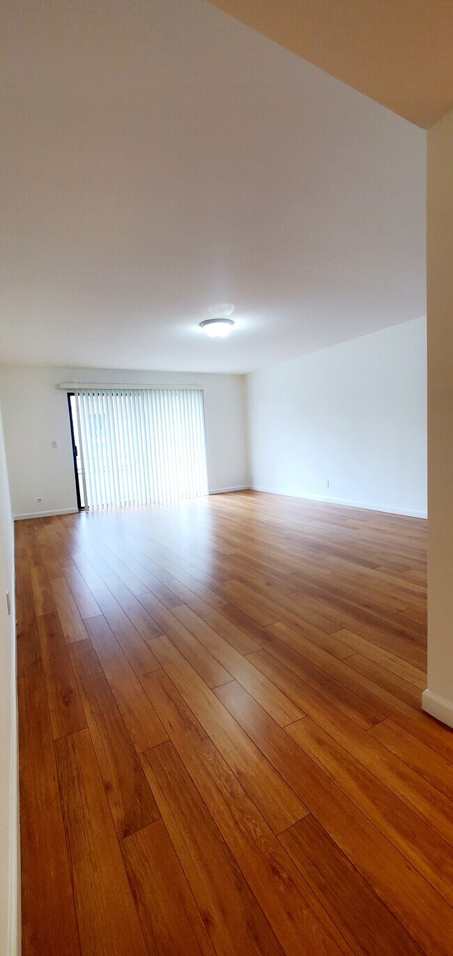 Foto del edificio - 5335 Yarmouth Ave