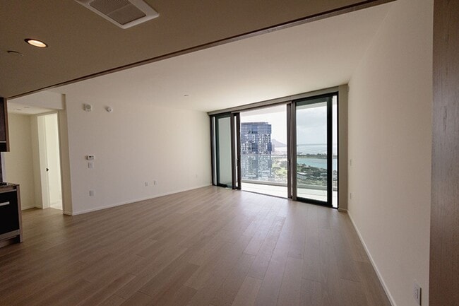 Building Photo - 1000 Auahi St