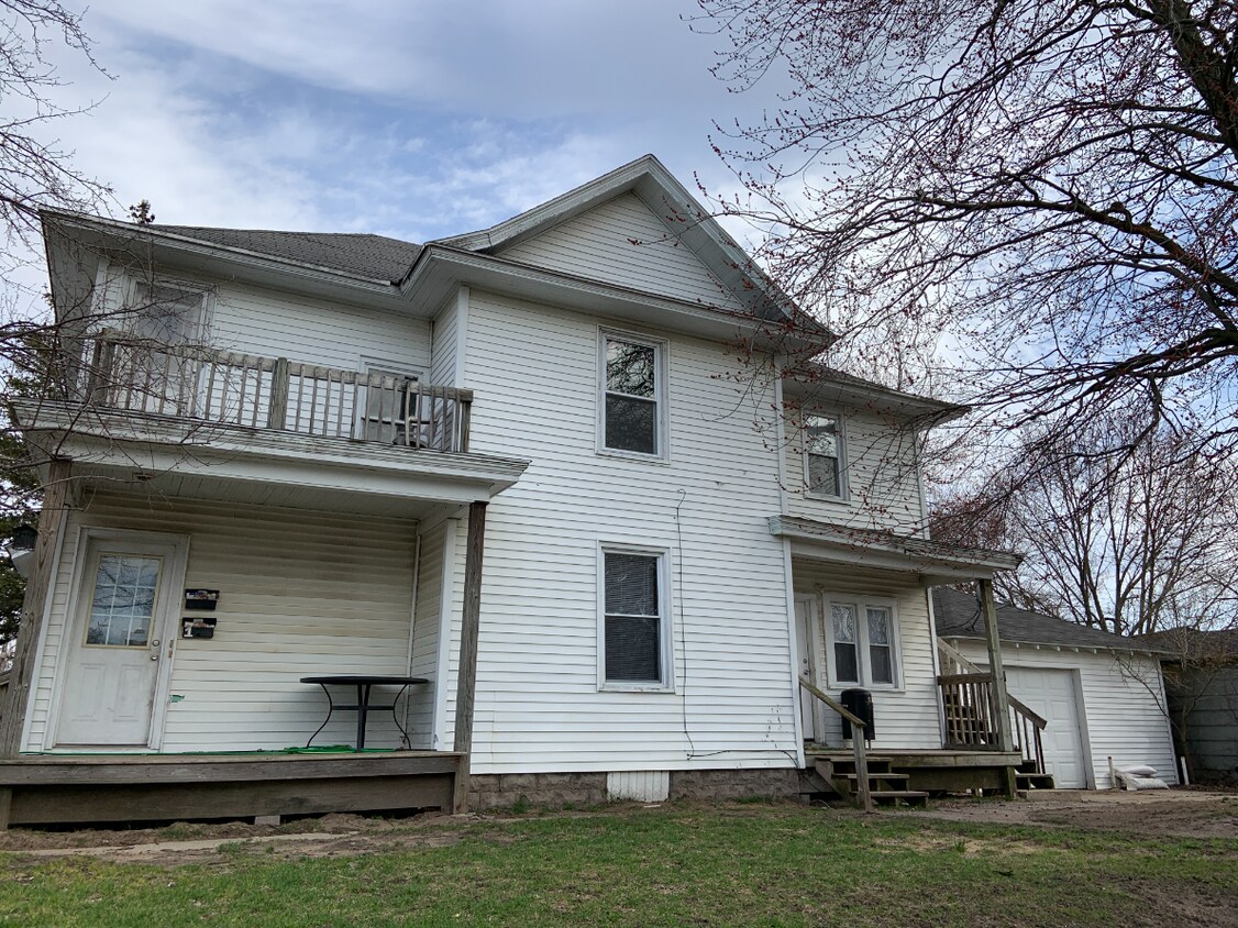 Primary Photo - 942 Fountain St NE