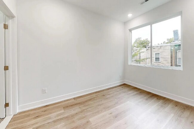 Building Photo - 1726 W Susquehanna Ave