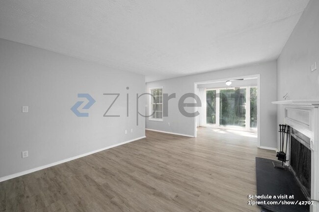 Building Photo - 1504 Augusta Dr