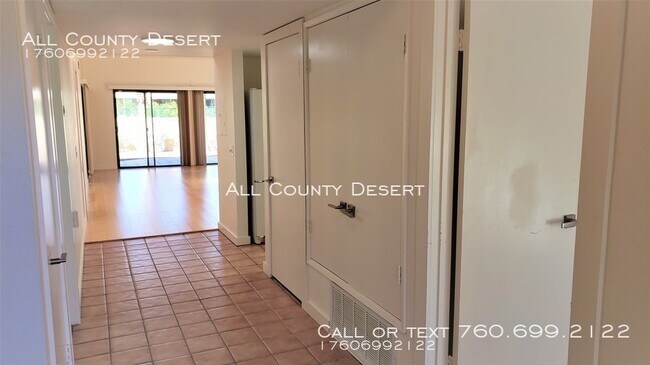 Building Photo - 200 E Racquet Club Rd