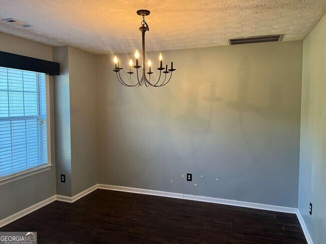 Foto del edificio - 30 Candlewood Ct