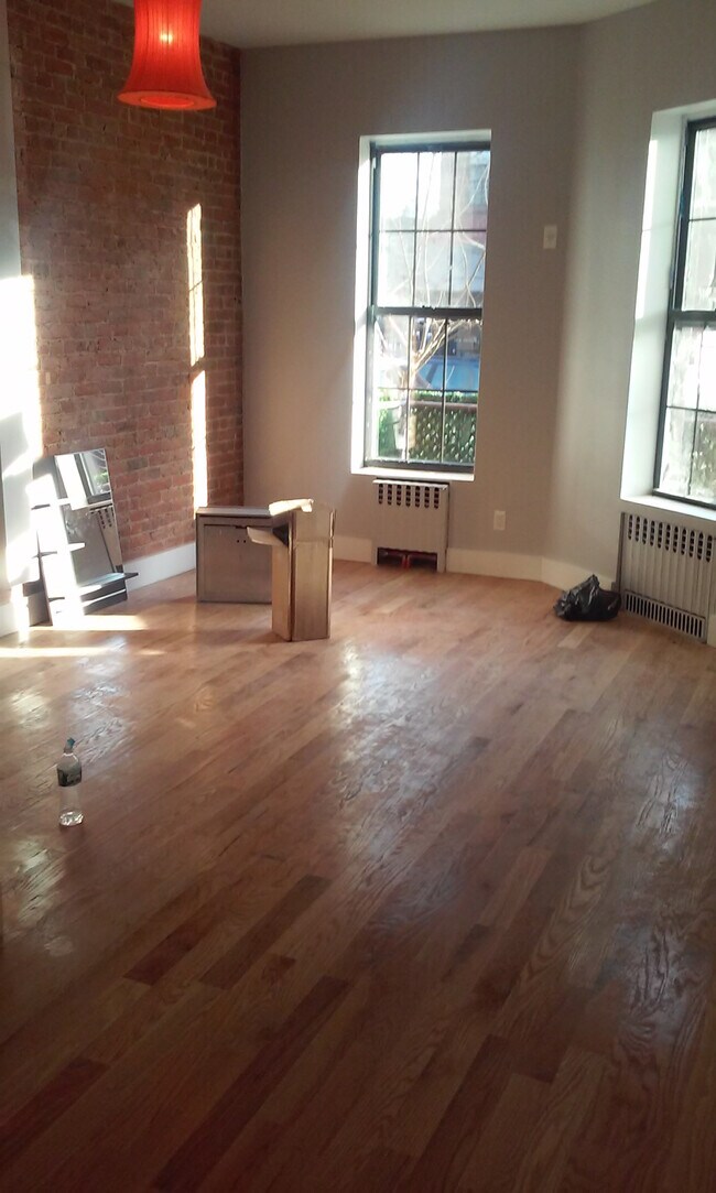 Building Photo - 785 MacDonough St