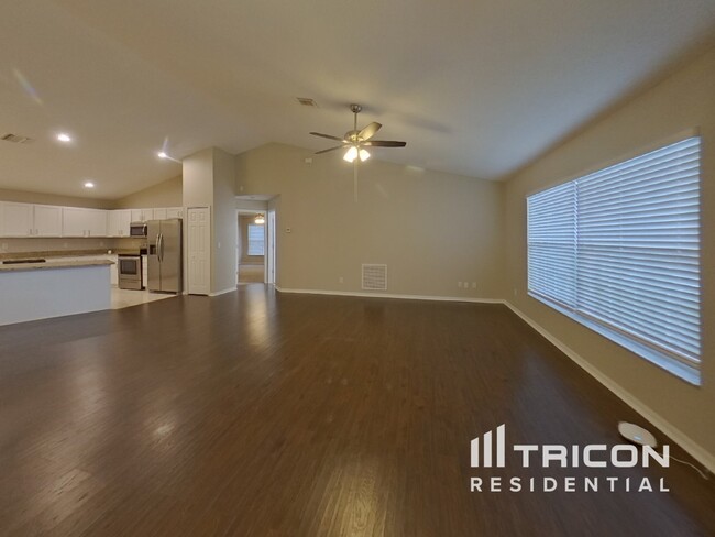 Building Photo - 5044 Pine Needle Dr