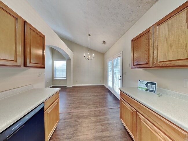 Building Photo - 320 Lake Royale Pl