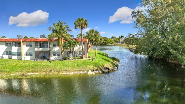 Building Photo - 235 Lake Dora Dr