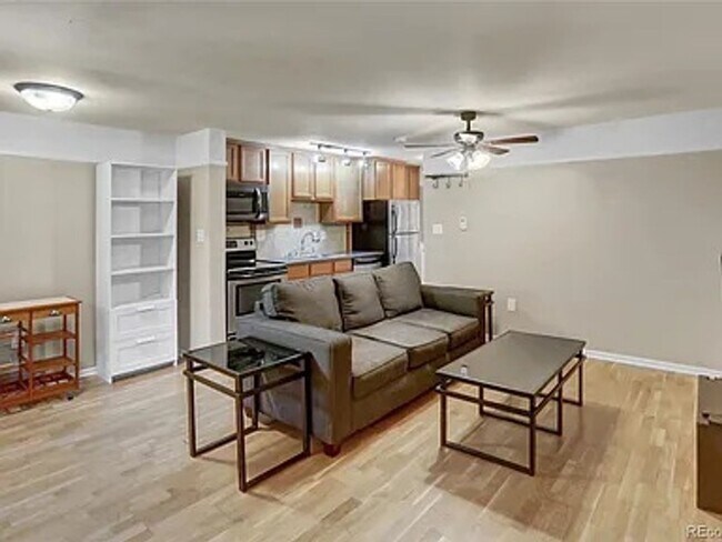 Building Photo - Stylish 1BR/1BA Apartment in Congress Park...