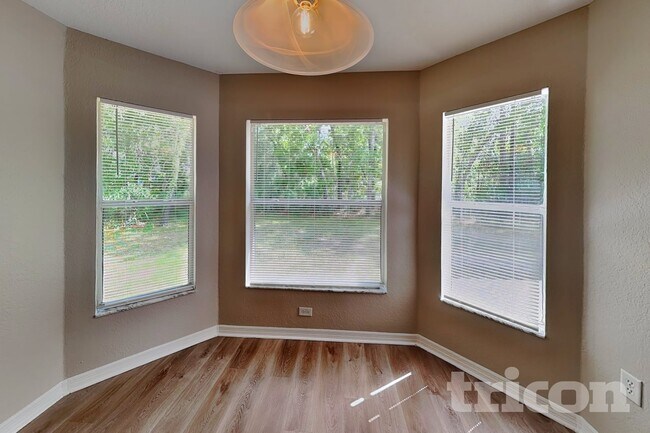 Building Photo - 8 Matricaria Ct