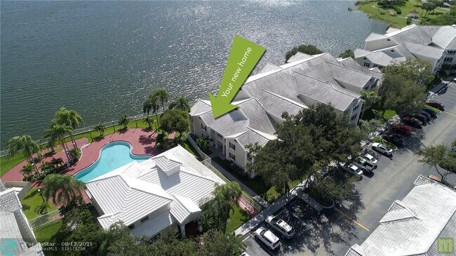 Building Photo - 2811 N Oakland Forest Dr