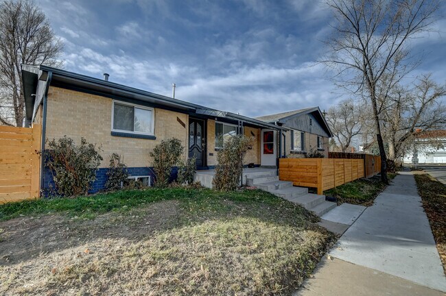 Building Photo - 4595 Zenobia St