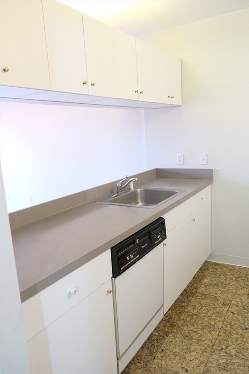 Building Photo - 100 W Squantum St