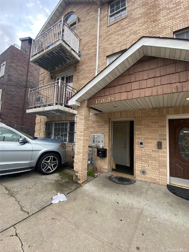Primary Photo - 170-28 Cedarcroft Rd