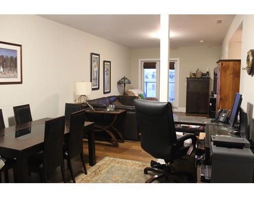 Foto del edificio - 376 W Broadway