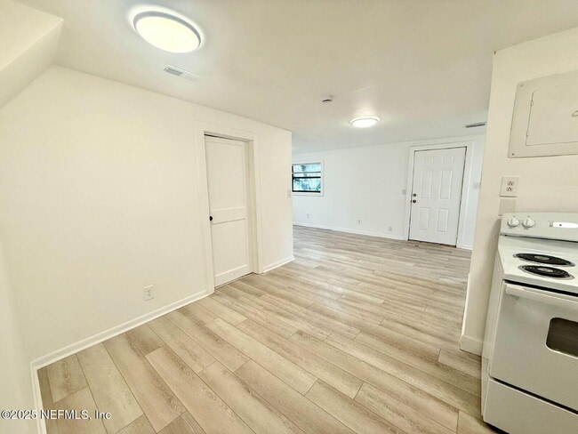 Foto del edificio - 1077 Willow Branch Ave