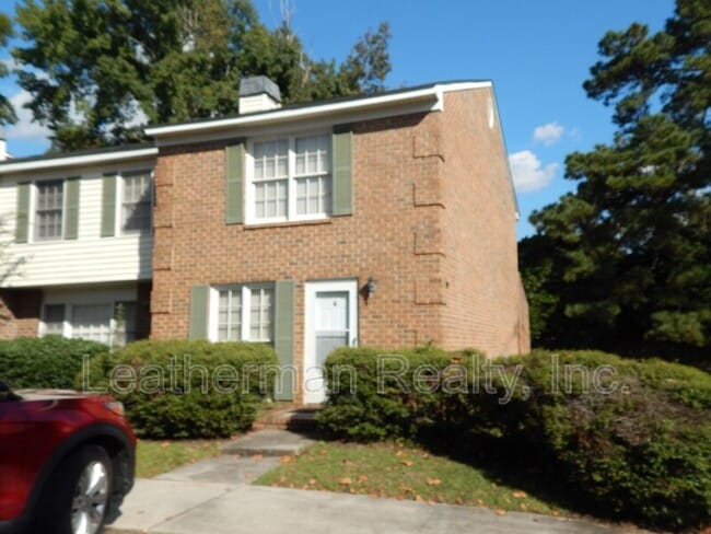 Foto del edificio - 738 Coventry Ln