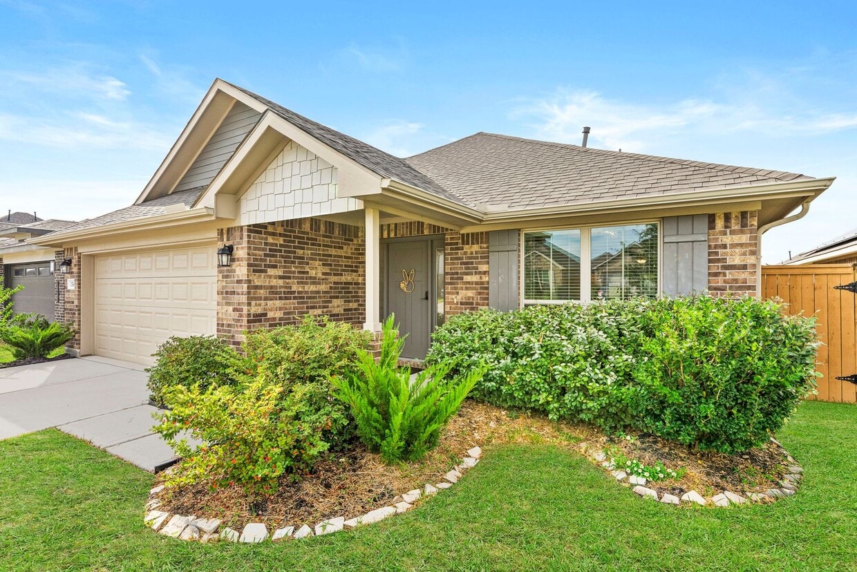 Beautiful just remodeled from top to bottom house in La Marque TX! - Beautiful just remodeled from top to bottom house in La Marque TX!