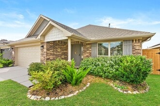 Building Photo - 13301 Lago Acero
