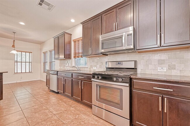 Foto del edificio - 20555 Bonds Creek Ln