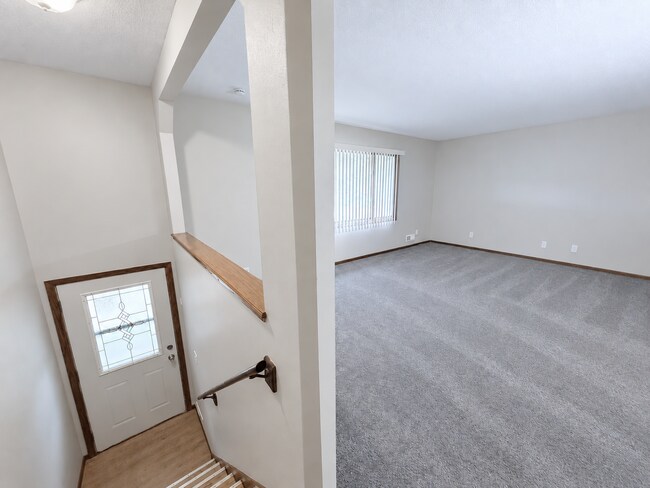 Foto del edificio - 8820-8822 Griggs Ave