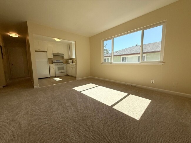 Building Photo - 836 Blair Ave