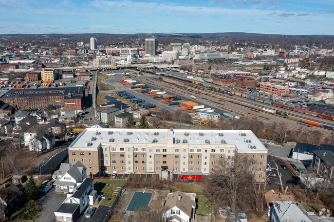 Aerial Photo - 100 Wall St