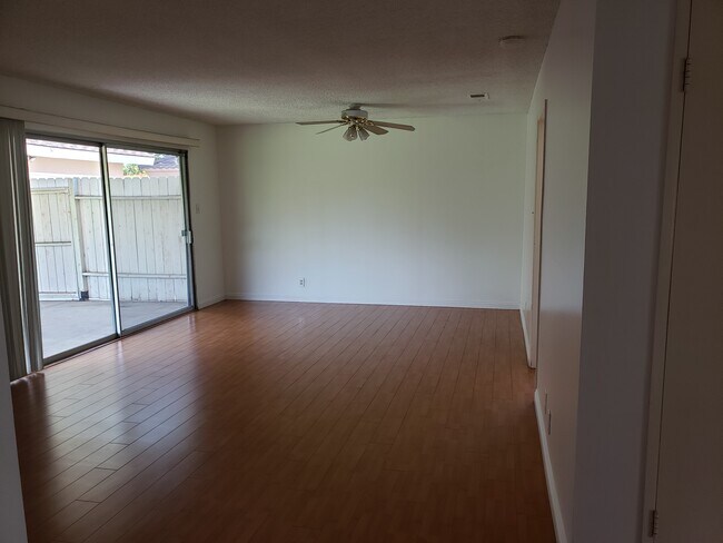 Foto del edificio - 1311 Kenwood St