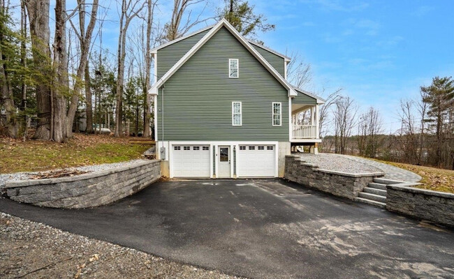 Building Photo - 4 Pinehurst Ave