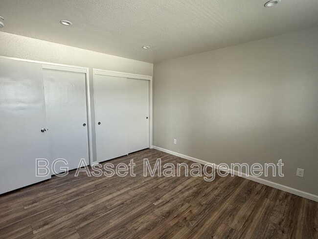 Building Photo - 50 Frey Pl