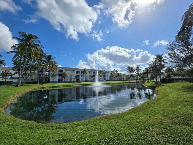 Foto del edificio - 2600 S University Dr