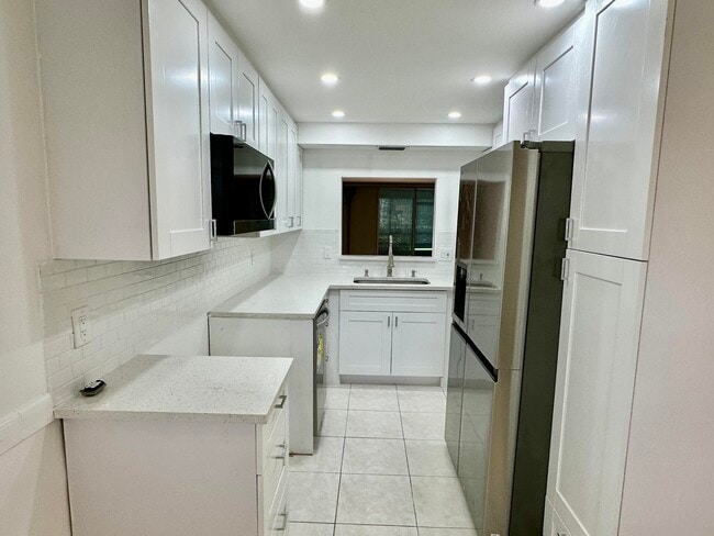 Foto del edificio - 23099 Barwood Ln N